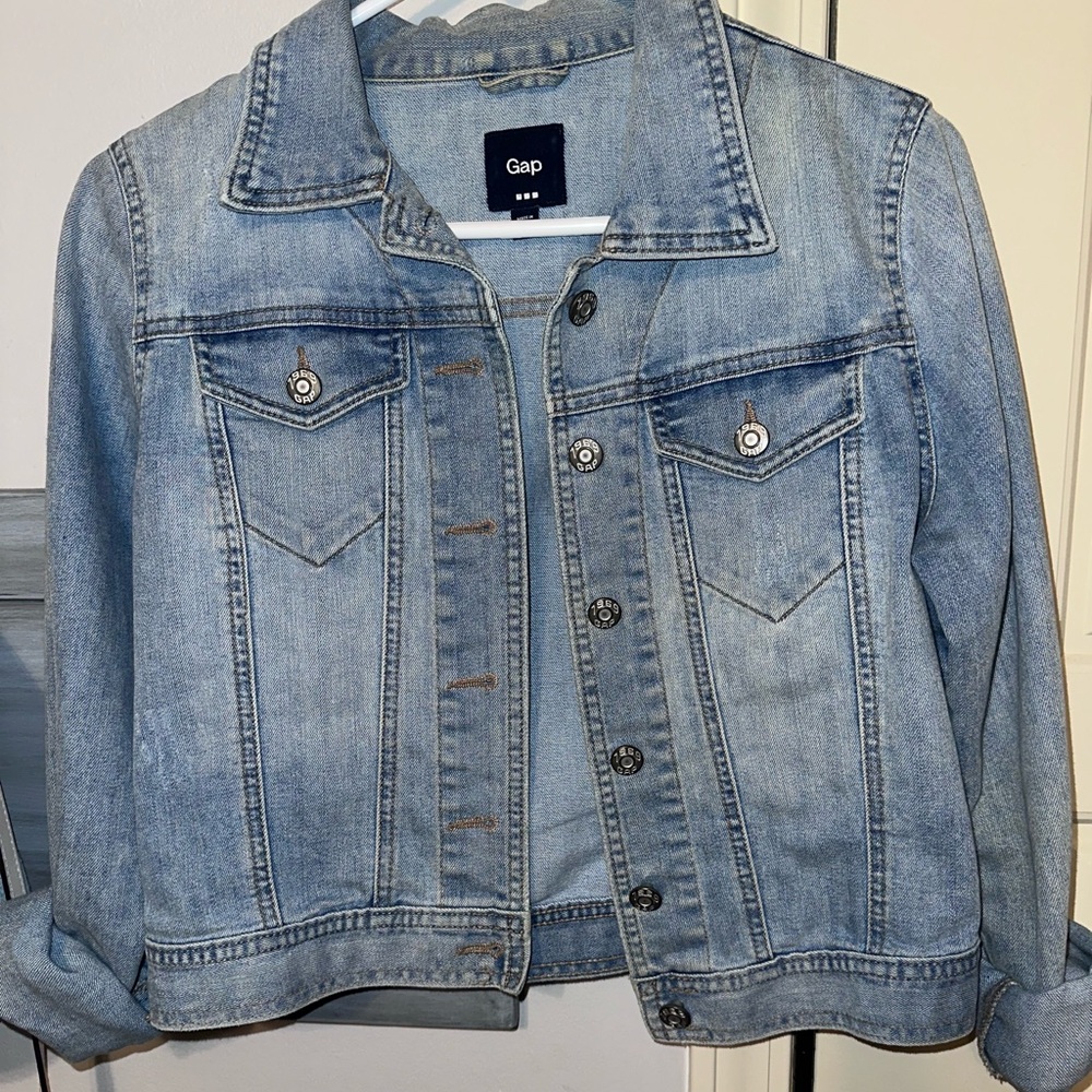 GAP Women's Faded Blue Jean Jacket